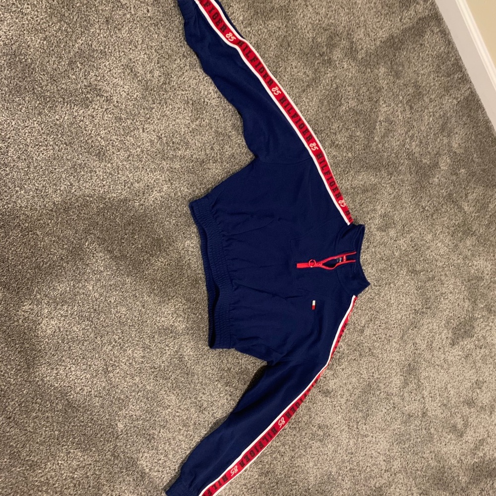 Tommy cropped sweater